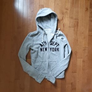 Abicrombie and finch sweat shirt